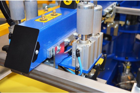 Pneumatic drive print heads